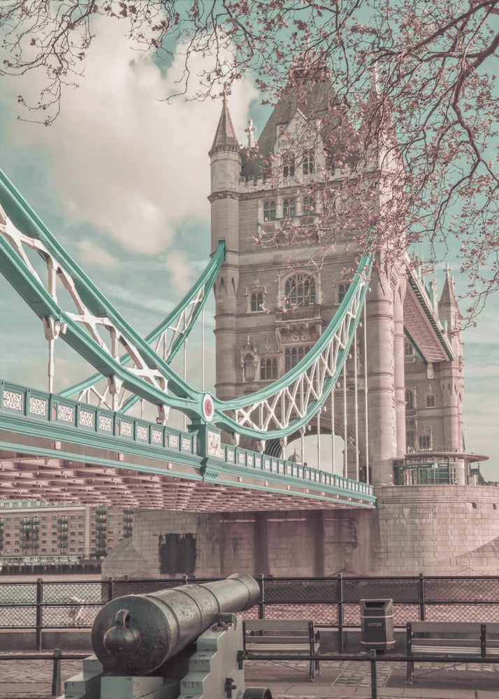  LONDON Tower Bridge in Detail | urban vintage style Wall Artwork In Black Floating Frame